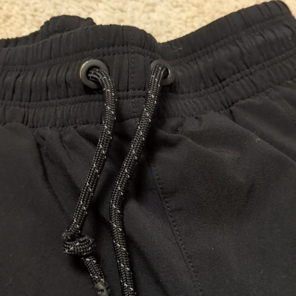 Girls Black Athleta Sweat Pants Great Condition - Picture 3 of 5